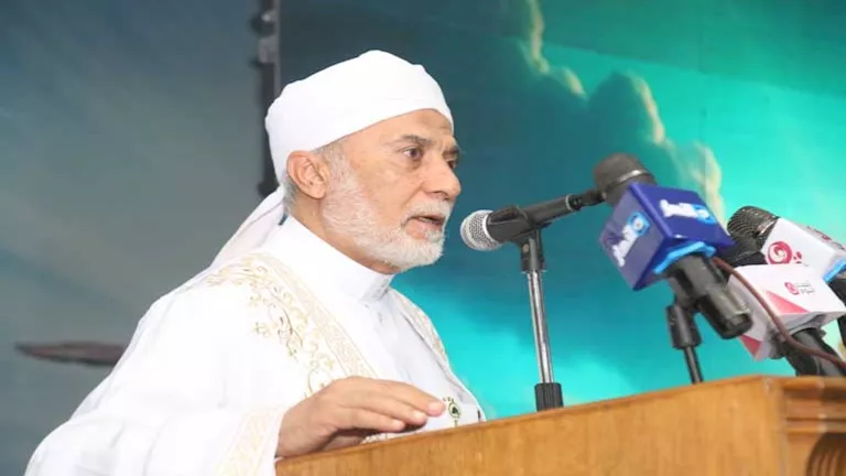 متى تكون الخلوة بين الرجل والمرأة حرام؟.. يسري جبر يوضح